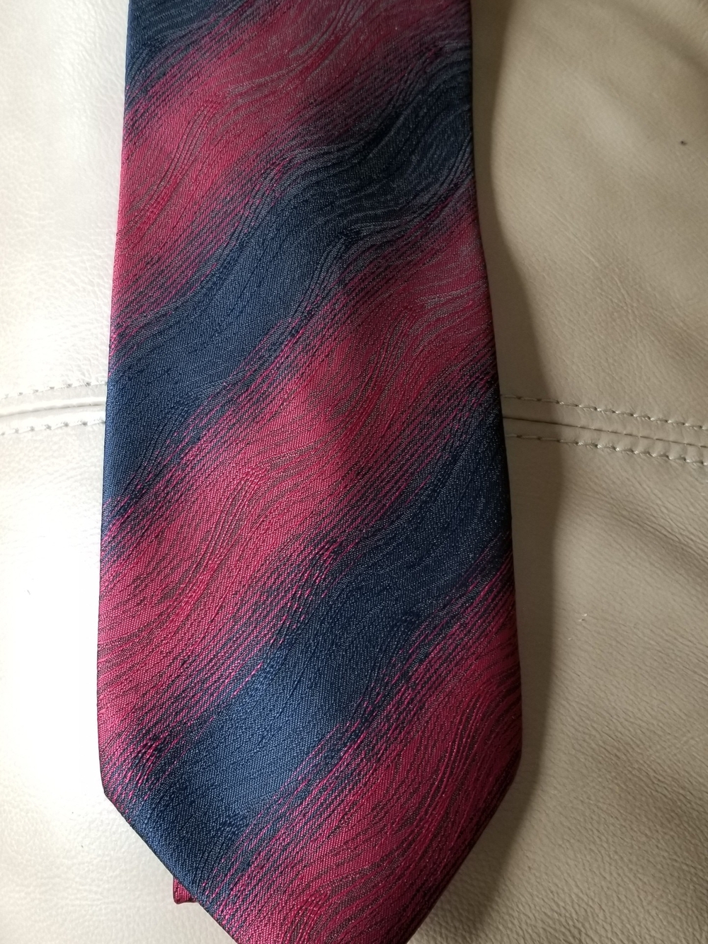 Ermenegildo Zegna Men's Diagonal Stripe Tie in Blue and Burgundy